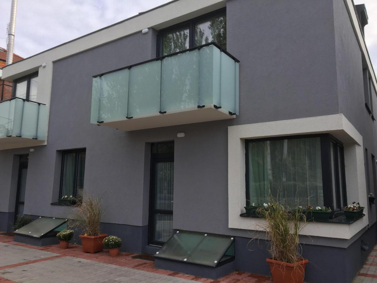 באלאטונפורד Apartmanhotel Baraton*** מראה חיצוני תמונה